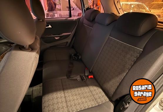 Autos - Volkswagen SURAN TRENDLINE 2016 Nafta 82500Km - En Venta