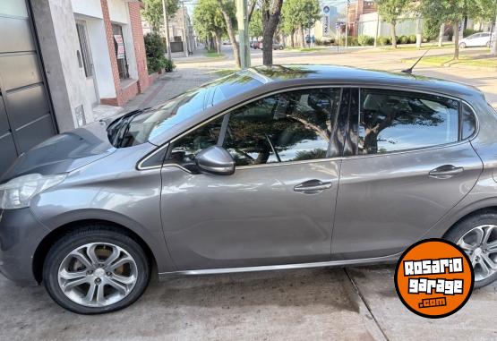 Autos - Peugeot 208 pack cuir 2013 Nafta 125000Km - En Venta