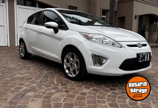 Autos - Ford Fiesta Kinetic Titanium 2011 Nafta 200000Km - En Venta