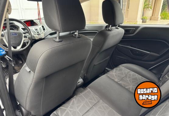 Autos - Ford Fiesta Kinetic Titanium 2011 Nafta 200000Km - En Venta
