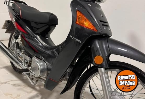 Motos - Motomel Dlx 110 2024 Nafta 1700Km - En Venta