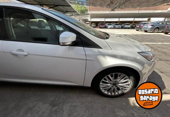Autos - Ford FOCUS SE PLUS 2016 Nafta 65000Km - En Venta