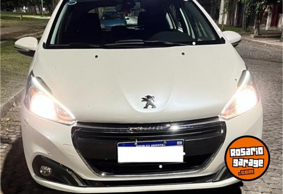 Autos - Peugeot 208 feline 2017 Nafta 56000Km - En Venta