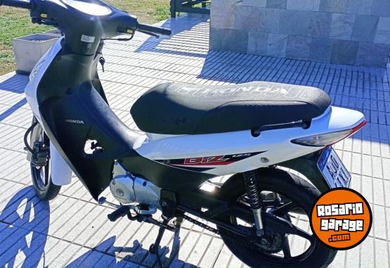 Motos - Honda Biz 2016 Nafta 23000Km - En Venta