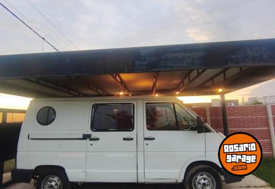 Utilitarios - Renault Trafic 1999 Diesel 350000Km - En Venta