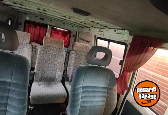 Utilitarios - Renault Trafic 1999 Diesel 350000Km - En Venta