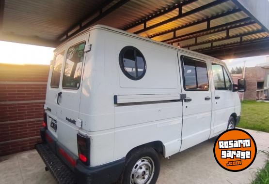 Utilitarios - Renault Trafic 1999 Diesel 350000Km - En Venta