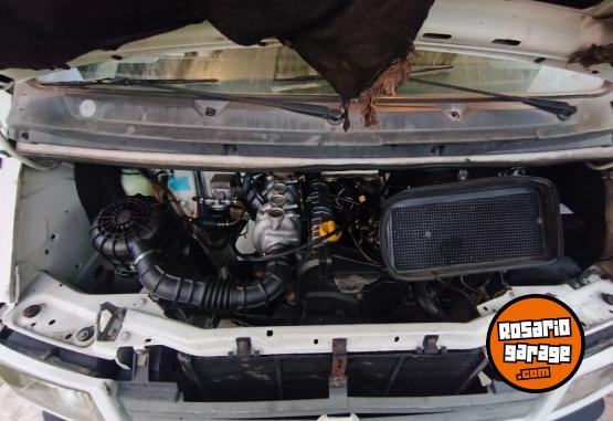 Utilitarios - Renault Trafic 1999 Diesel 350000Km - En Venta