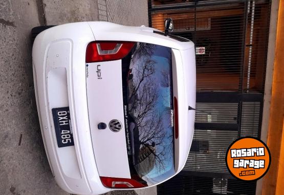 Autos - Volkswagen Up High 2015 Nafta 144000Km - En Venta