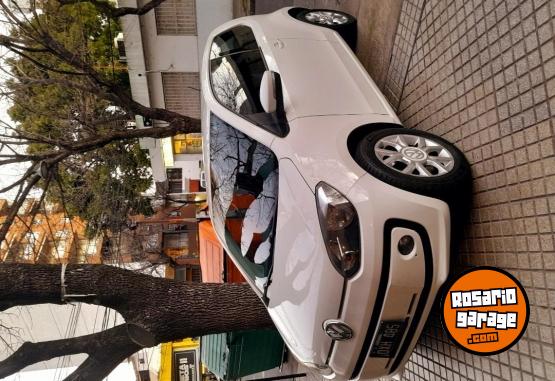 Autos - Volkswagen Up High 2015 Nafta 144000Km - En Venta