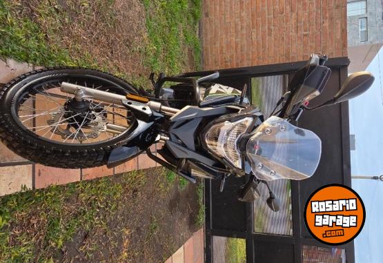 Motos - Corven Triax 250 adv 2025 Nafta 3500Km - En Venta