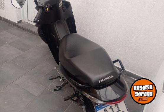 Motos - Honda BIZ 125cc. 2019 Nafta 10300Km - En Venta