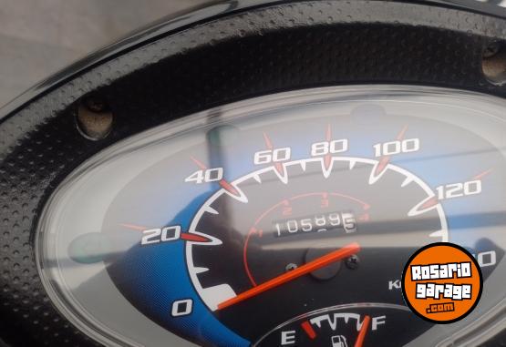 Motos - Honda BIZ 125cc. 2019 Nafta 10300Km - En Venta