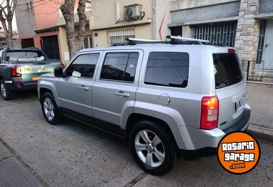 Camionetas - Jeep 2012 4x4 2012 Nafta 142000Km - En Venta