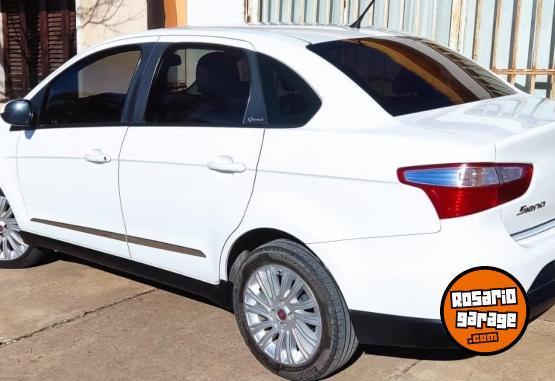 Autos - Fiat GRAN SIENNA ESSENCE 2017 Nafta 73000Km - En Venta
