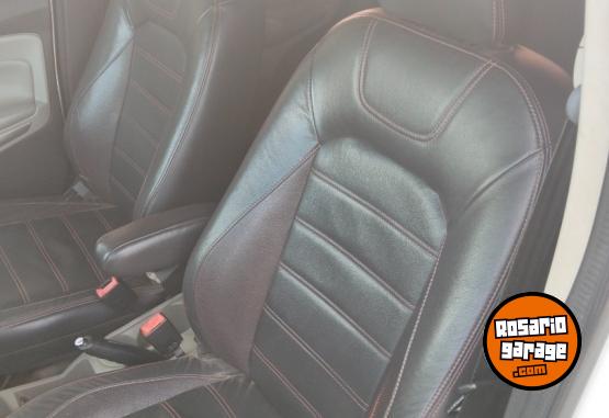 Autos - Ford Titanium 2.0 2013 Nafta 111111Km - En Venta