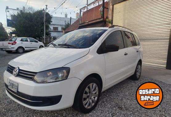 Autos - Volkswagen SURAN 2013 Nafta 140000Km - En Venta