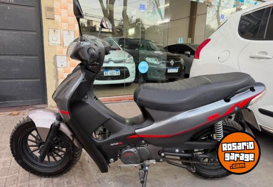 Motos - Zanella Zb 125 2024 Nafta 4000Km - En Venta