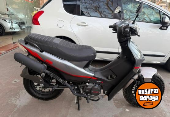 Motos - Zanella Zb 125 2024 Nafta 4000Km - En Venta