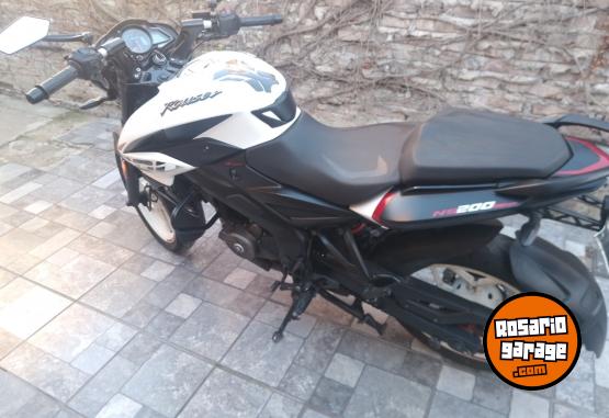 Motos - Bajaj Ns 200 2015 Nafta 14000Km - En Venta