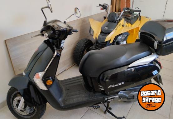 Motos - Kymco Like 125 2024 Nafta 9000Km - En Venta