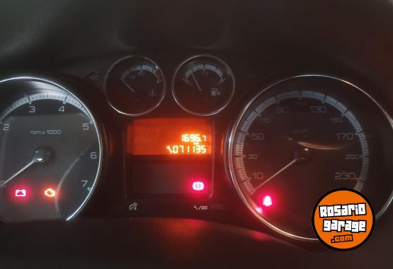 Autos - Peugeot 308 2015 Nafta 71100Km - En Venta