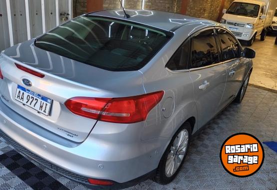 Autos - Ford Focus Titanium 4p at 2017 Nafta 107000Km - En Venta