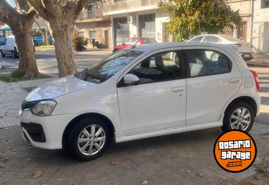 Autos - Toyota ETIOS 2017 Nafta 82000Km - En Venta