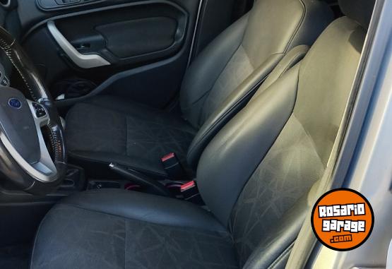 Autos - Ford Fiesta Kinetic Titanium 2013 Nafta 160000Km - En Venta