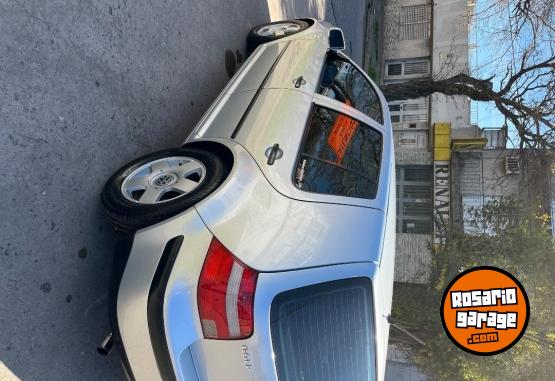 Autos - Volkswagen Golf 2005 Nafta 175000Km - En Venta