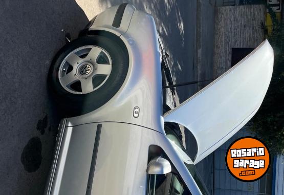 Autos - Volkswagen Golf 2005 Nafta 175000Km - En Venta