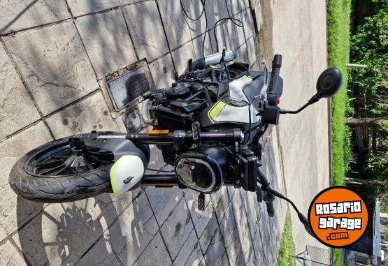 Motos - Benelli Leoncino 250 2023 Nafta 3500Km - En Venta