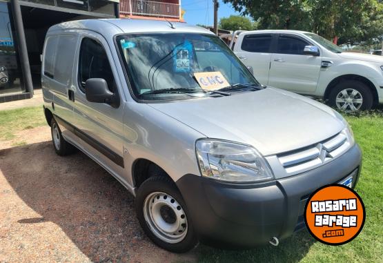 Utilitarios - Citroen Berlingo furgón business 2017 GNC 145000Km - En Venta