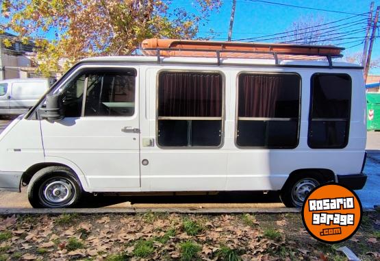 Utilitarios - Renault Trafic 2.2 nafta GNC 1993 GNC 400000Km - En Venta