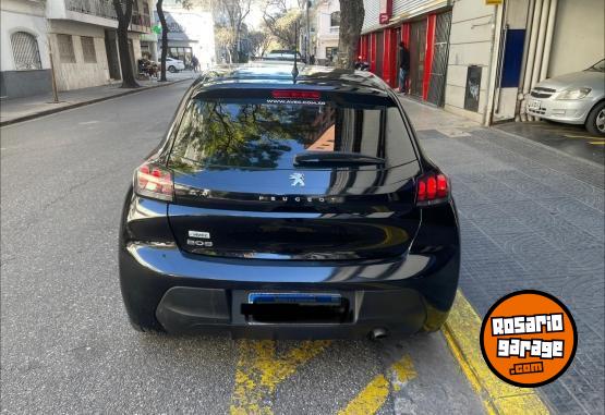 Autos - Peugeot 208 2021 Nafta 58700Km - En Venta