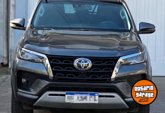 Camionetas - Toyota SW4 SRX 2023 Diesel 135000Km - En Venta