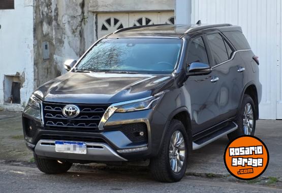Camionetas - Toyota SW4 SRX 2023 Diesel 135000Km - En Venta