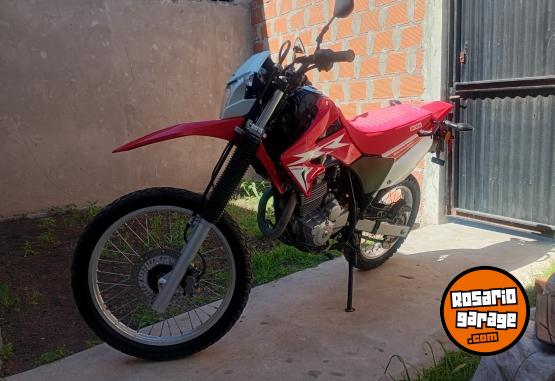 Motos - Honda Tornado xr 250 2025 Nafta 3250Km - En Venta