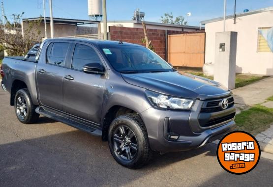 Camionetas - Toyota Hilux SR 2021 Diesel 69000Km - En Venta