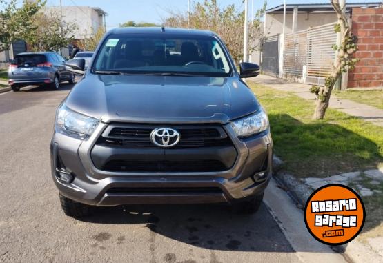 Camionetas - Toyota Hilux SR 2021 Diesel 69000Km - En Venta