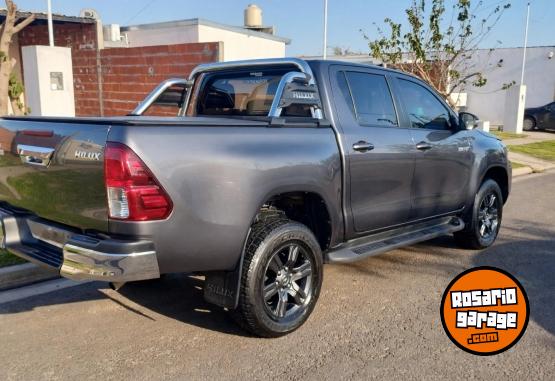 Camionetas - Toyota Hilux SR 2021 Diesel 69000Km - En Venta