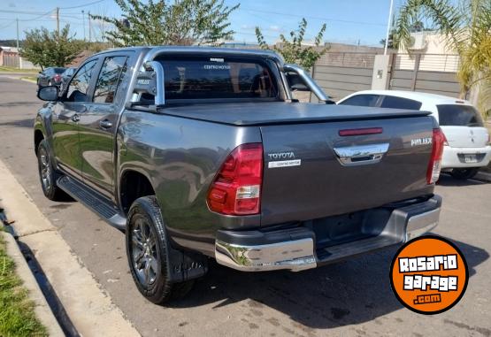 Camionetas - Toyota Hilux SR 2021 Diesel 69000Km - En Venta
