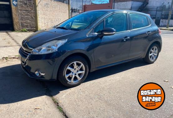 Autos - Peugeot 208 2014 Nafta 122000Km - En Venta