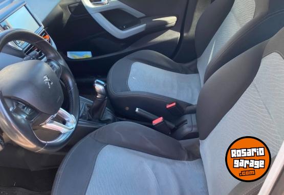 Autos - Peugeot 208 2014 Nafta 122000Km - En Venta