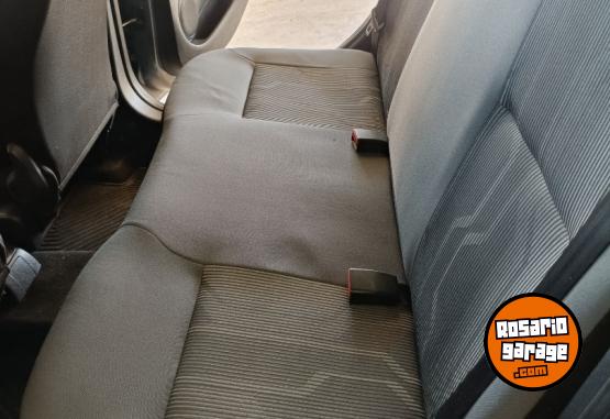 Autos - Renault Logan 2016 GNC 140000Km - En Venta