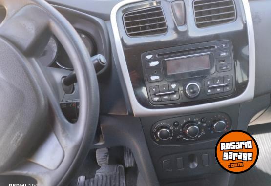 Autos - Renault Logan 2015 GNC 141000Km - En Venta
