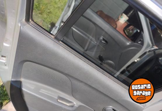 Autos - Renault Logan 2015 GNC 141000Km - En Venta