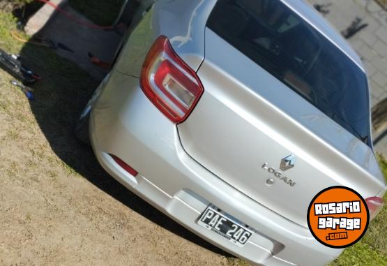 Autos - Renault Logan 2015 GNC 141000Km - En Venta