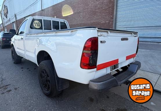 Utilitarios - Toyota Hilux cabina simple 2015 Diesel 208000Km - En Venta