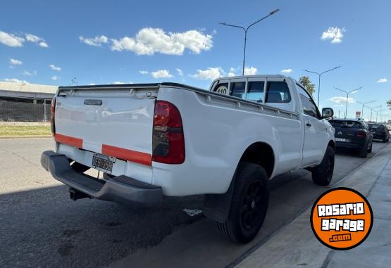 Utilitarios - Toyota Hilux cabina simple 2015 Diesel 208000Km - En Venta